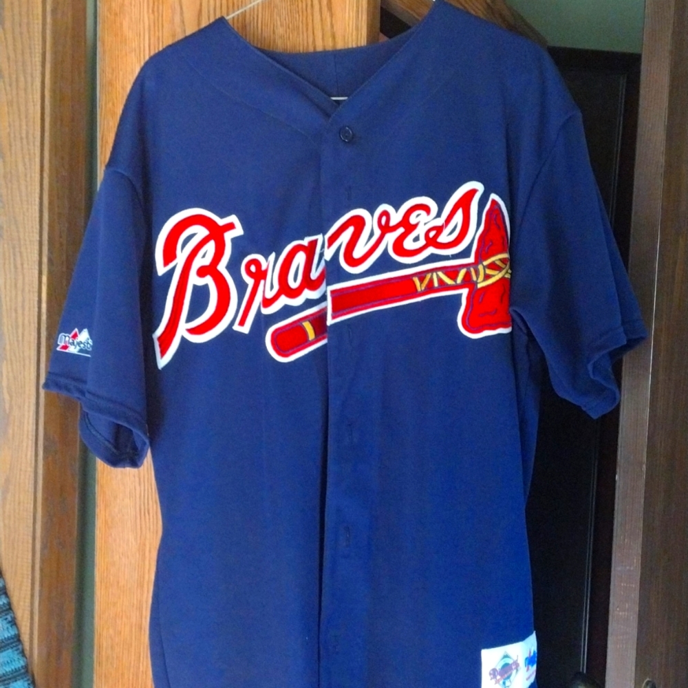 Authentic braves shirt diamond collection.